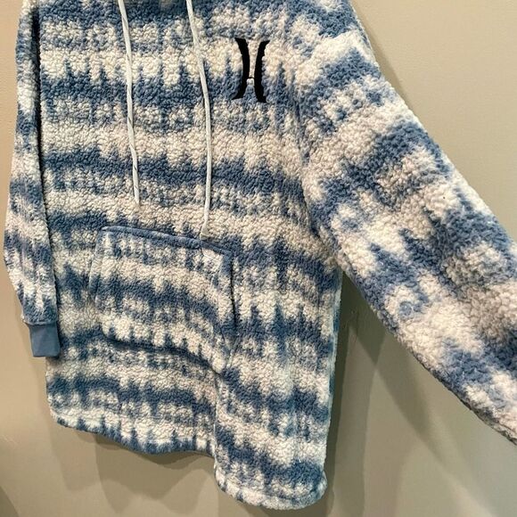 Hurley Bleached Tie-Dye Oversized Sherpa Fleece Hoodie - Size: Medium - Picture 4 of 6